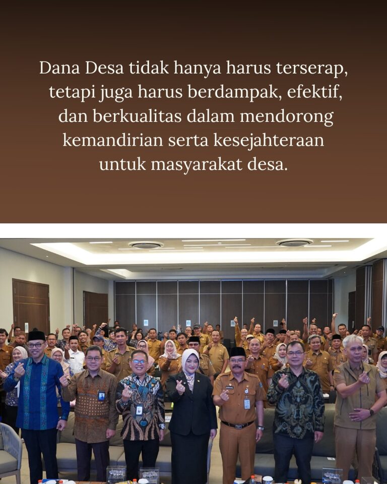 Menjadi narasumber dalam kegiatan Workshop Evaluasi Pengelolaan Keuangan dan Pembangunan Desa di (4)