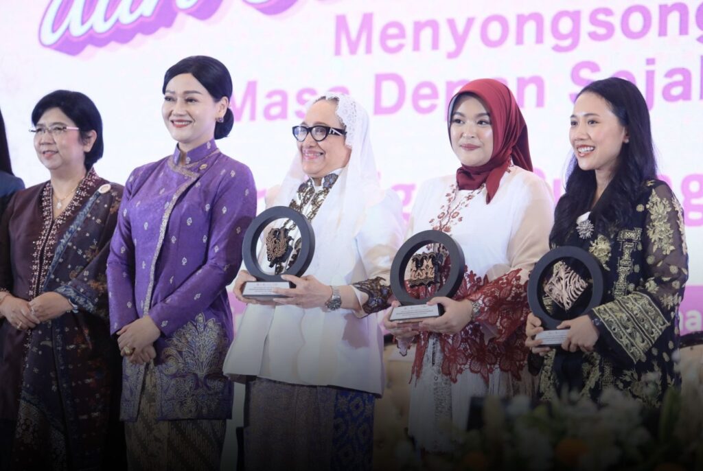 Narasumber di Hari Kartini bersama OJK